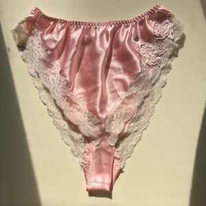 Vintage Gold Label Victoria's Secret High Waist Underwear | Size M